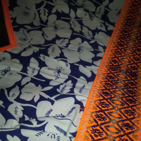 Crop Top - Picture 4 of 4